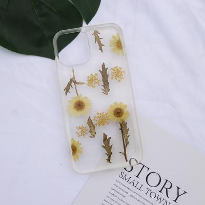 China Shopify Hot Sale Press Flower Cell Phone Shockproof Case For iPhone 12 Real Flower Phone Transparent Dry Case for sale