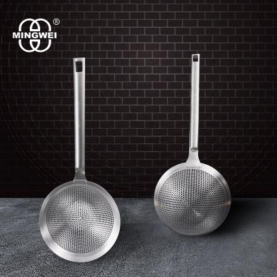 China MINGWEI Extra Large Stainless Steel Colander Food Strainer Sustainable Fryer Strainer with Long Handle for sale