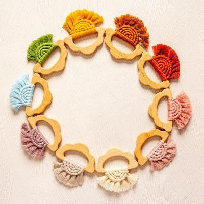 China 100% Eco-friendly Organic Macrame Wooden Teether Baby Teethers For Babies Natural Teether Ring for sale