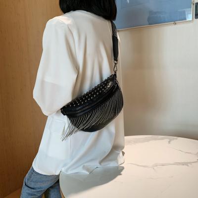 China Fashion New Korean Style Relaxation Single Shoulder Messenger Bag Metal Rivet Fashion PU Tassel Leather Bag Soft Face Single Chest Bag for sale