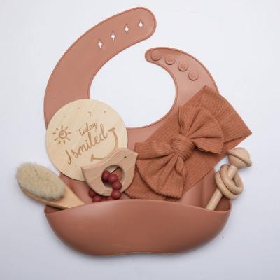 China Soft Toy Baby Birth Gift Box Set Headband Bib Teether Rattle Milestone Customized High End Wooden Set Wholesale for sale