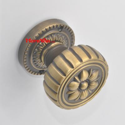 China Antique Brass Door Knob, Decorative Door Knob, Round Shaped Door Knob for sale