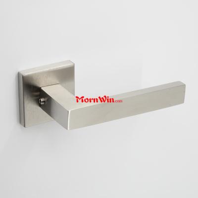 China Traditional High Quality Solid Casting 304 Stainless Steel Door Casting Square Lever Handle for sale