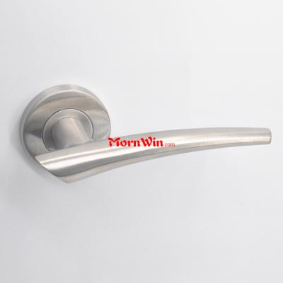 China Modern Solid Stainless Steel Door Lever Handles For Wooden Door for sale