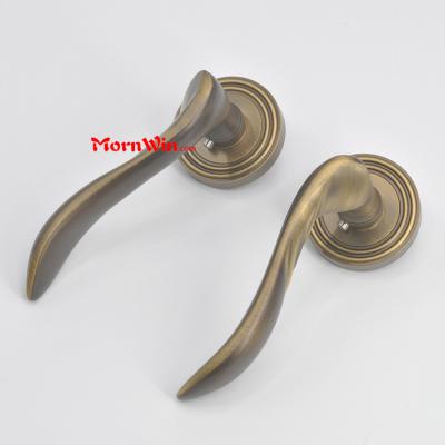 China Door China Factory Price Solid Round Rose Door Handles Brass Door Handles for sale