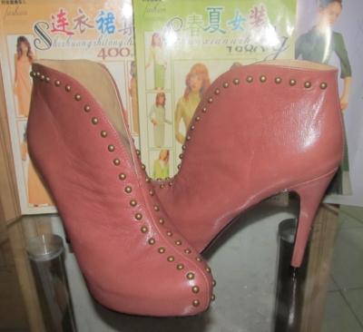 China UK Magazine high heels Platform rivet Retro ankle boots popular hot women's  sales heels for sale