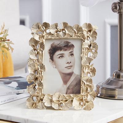 China Hand Made Cheap Vintage Gold 8x10 Picture Photo Frames for sale