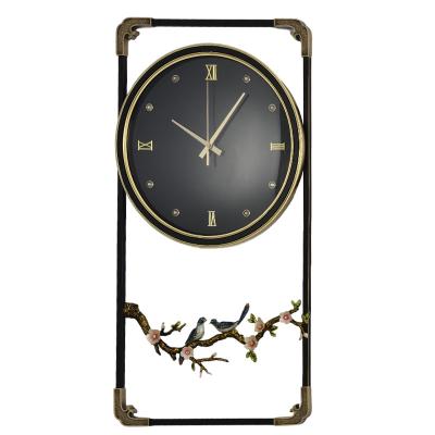 China Antique Style 15 Inch Modern Round Metal Design Home Office Decorative Wall Clock With Bird On Branch for sale