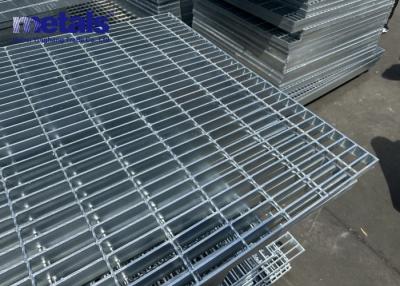 China Hot Dip Galvanized Steel Bar Grating High Strength Firm Structure for sale