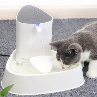 China 2021 ELS New Design Automatic Pet Fountain Electric Cat Drinking Water Feeder Splash Fountain for Cats for sale