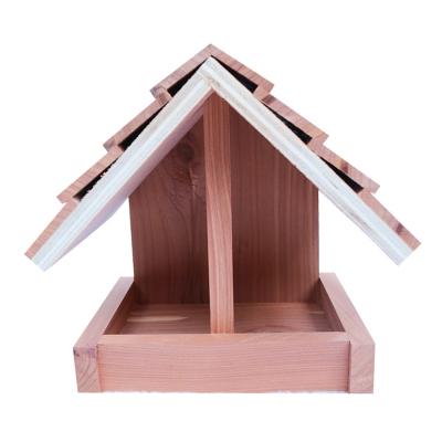 China 2021 Sustainable Outdoor Wooden Hanging Feeder Cedar Red Wooden Bird Feeder For Birds for sale