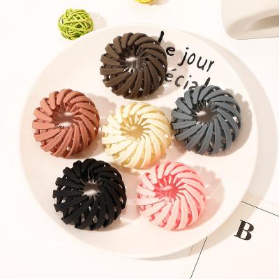 China Glue Stick Custom Design Nest Hair Accessories New Shape Ball Shape Big Buckle for sale