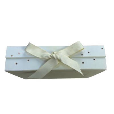 China Luxury Recycled Materials Magnetic Folding Materials Flat Pack Custom Paper Packaging Box Magnetic Gift Box With Magnet Closure for sale