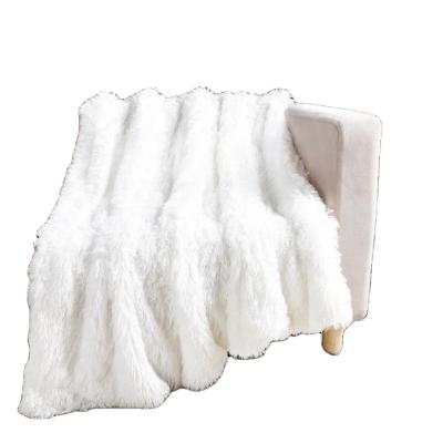 China Bed Plush Faux Fur Blanket PV Microplush Anti-pilling Shed Long Hair Fur Blankets For Winter Luxury Soft Faux Fur PV Blanket for sale