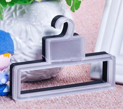 China Viable Wholesale Clear Towel Hanger Shawl Rack Plastic Tie Scarf Hanger For Store for sale