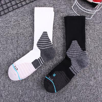 China Wholesale Custom QUICK DRY Elite Basketball Men Sport Socks Unique Crew Mens Terry Performance Basketball Socks For Men for sale