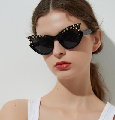 China Fashion Sunglasses 2021 Newest Cat Eye Sunglasses Women Sun Glasses Luxury River Oversized UV400 Sunglasses for sale