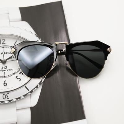 China Fashion Sunglasses Shape Shades Sunglasses Women Cat Eye Custom Sunglasses Women Trendy Sunglasses 2021 for sale