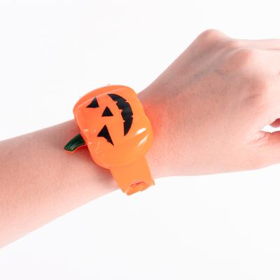 China Hot Sale Customized PP/Plastic Christmas Gift Set Led Halloween Pumpkin Bracelet Light Bracelet for sale