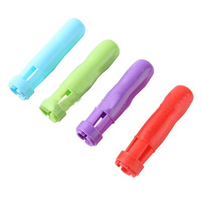 China Painting Sidewalk Drawing Sidewalk Chalk Holders Railroad Chalk Holder Wholesale Plastic Chalk Clip Holder For Teachers Students Office Classroom for sale