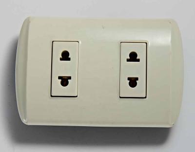 China High End Low Voltage Protection 4 Pins Standard Wall Electrical Sockets Switches for sale