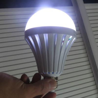 China 5w Instant Emergency Rechargeable Led Bulb Plastic for sale