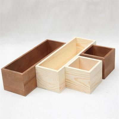 China Gift from Europe or food package, handmade and customizable box in pine wood for sale