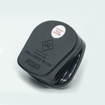 China High Quality Residential / General Purpose UK 3 Pin Fused Power Plug UK 13 Amp 250V Singapore Plug Socket for sale