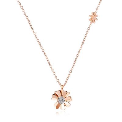 China Romantic Hot Design Flower Shape Gold Pendant Fine Jewelry Daisy Design Stainless Steel Necklace for sale