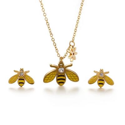 China Fashion Cute Wholesale Jewelry Lovely Bee Shape Necklace Earring Set Women Jewelry Set for sale