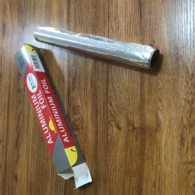 China Kitchen Use Food Grade Heat Resistance Household Customized Aluminum Foil Roll for sale