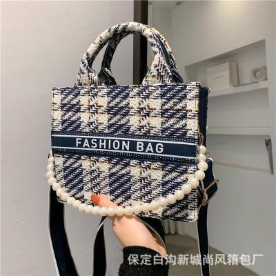 China New Design High Quality Ladies Canvas Single Shoulder Handbags Fashion Luxury Pearl Handbag For Women for sale