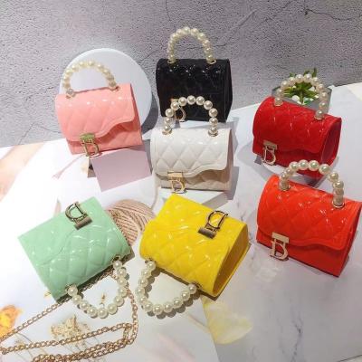 China Newest high quality women pearl handbags cross - body luxury chain fashion leather purses and handbags for ladies for sale