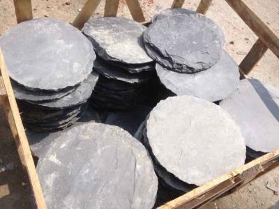 China Black Slate Round Stepping Stones Garden Paving Stones Back Yard Stone Pavers Slate Patio Stone for sale