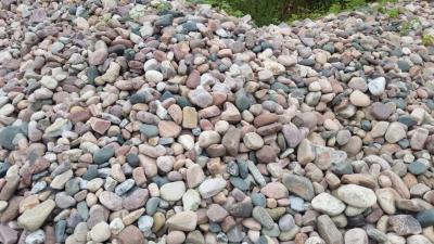 China Natural River Pebble Stone,Multicolor Cobble Stone,Landscaping Stone,Wall Pebble Stone,Floor River Stone for sale