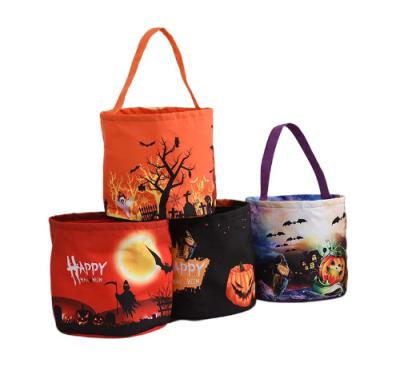 China Cartoon Halloween Candy Bucket LED Glowing Portable Pumpkin Bucket Basket Kids Favor Trick or Treat Tote Bags Halloween Party Decoration for sale