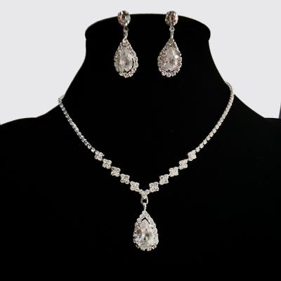 China Full Diamond Drop Necklace Earrings Set Luxury Korean Dazzling Bridal Wedding Jewelry Set for sale