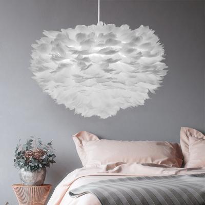 China Luxury zhongshan guzhen the city factory wholesale handmade feather lamp nordic pendant light lamp with feather lampshade for sale