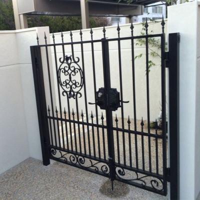 China Easily Assembled Residential Garden Wrought Iron Villa Large Gate For Exterior for sale