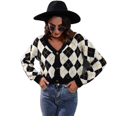 China Anti-Wrinkle Women Knit Long Sleeve V Neck Fashion Button Plaid Cropped Casual Cardigan Sweater for sale