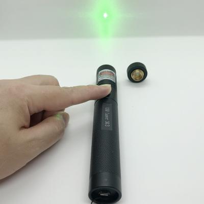 China Cat Dogs Toys Puntero 303 Laser Pointer Start Light Strong Red Blue Blue Green Laser Pointer Long Distance for sale