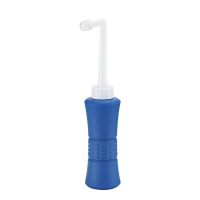 China Vaginal Irrigator Postpartum Care Squirt Bottle Classic Mini Handheld Peri Bottle Female Sprayer for sale