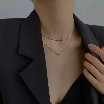 China Hot Sales Vintage Fashion Stainless Steel Womens Blade Chain 18k Gold Plated Double Heart Layered Necklace for sale