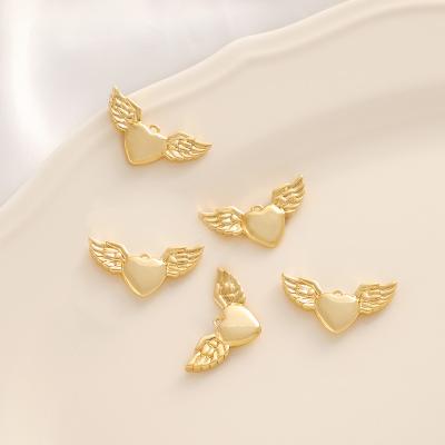 China New Arrival Korean Fashion Vintage Heart Shaped Ladies Brass Gold Plated Lovely Wings Necklace Pendants Valentine's Day for sale