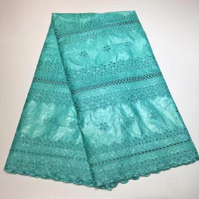 China 2021 African dry bazin riche lace fabrics brocade riche brocade jacquard brocade fabric anti-static fabric 5yards for sale