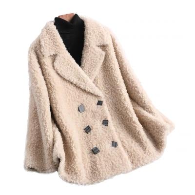 China Anti-wrinkle Europe and America Customized Ladies Winter Classic Women's Cross Wool Fur Coat Jacket for sale