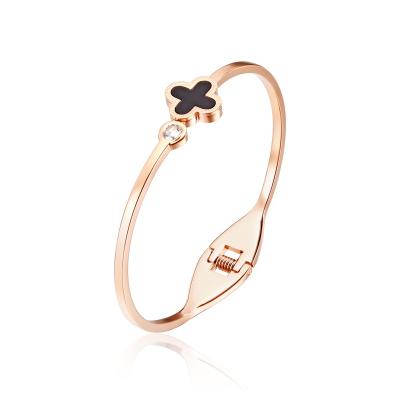 China Wholesale Custom TRENDY Stainless Steel Fashion Jewelry 18k Gold Plated Shell Four Leaf Clover Cuff Bangle Bracelet For Women for sale