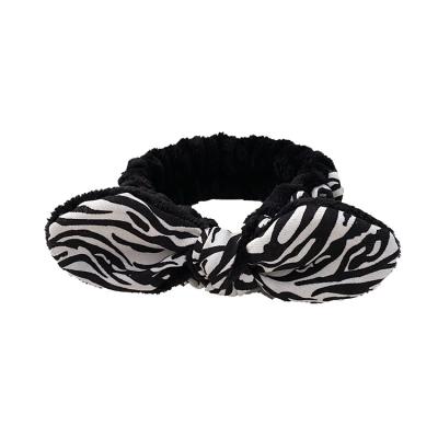 China Wholesale Fresh Cute Hair Decoration Modern Design Makeup Wash Leopard Print Face Wash Hair Band Small for sale