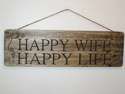 China Happy Wife Happy Life Wood Sign wooden board Wall Hanging Primitive sign for sale