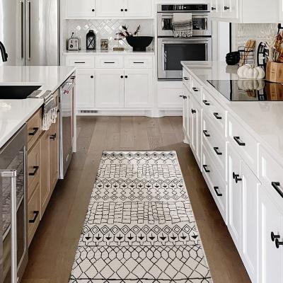 China Washable Accept Custom Black And White Braided Runner Logo Long Use Kitchen Rug Washable Reversible Hallway Rug for sale